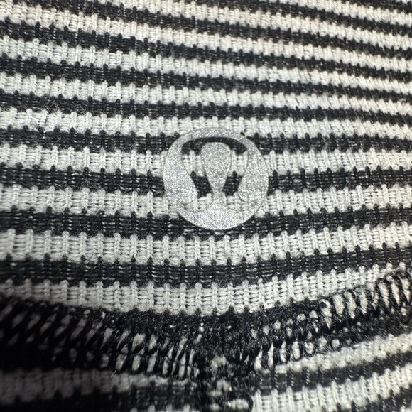 Lululemon half Zip Up running Jacket 4 Long Sleeve reversible Pullover striped - Picture 7 of 10